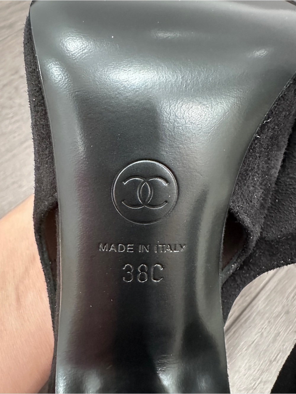 2026 CHANEL BLACK AND WHITE SUEDE GOLD CC LOGO HEELS SLINGBACKS PUMPS SHOES 38C - Picture 14 of 16